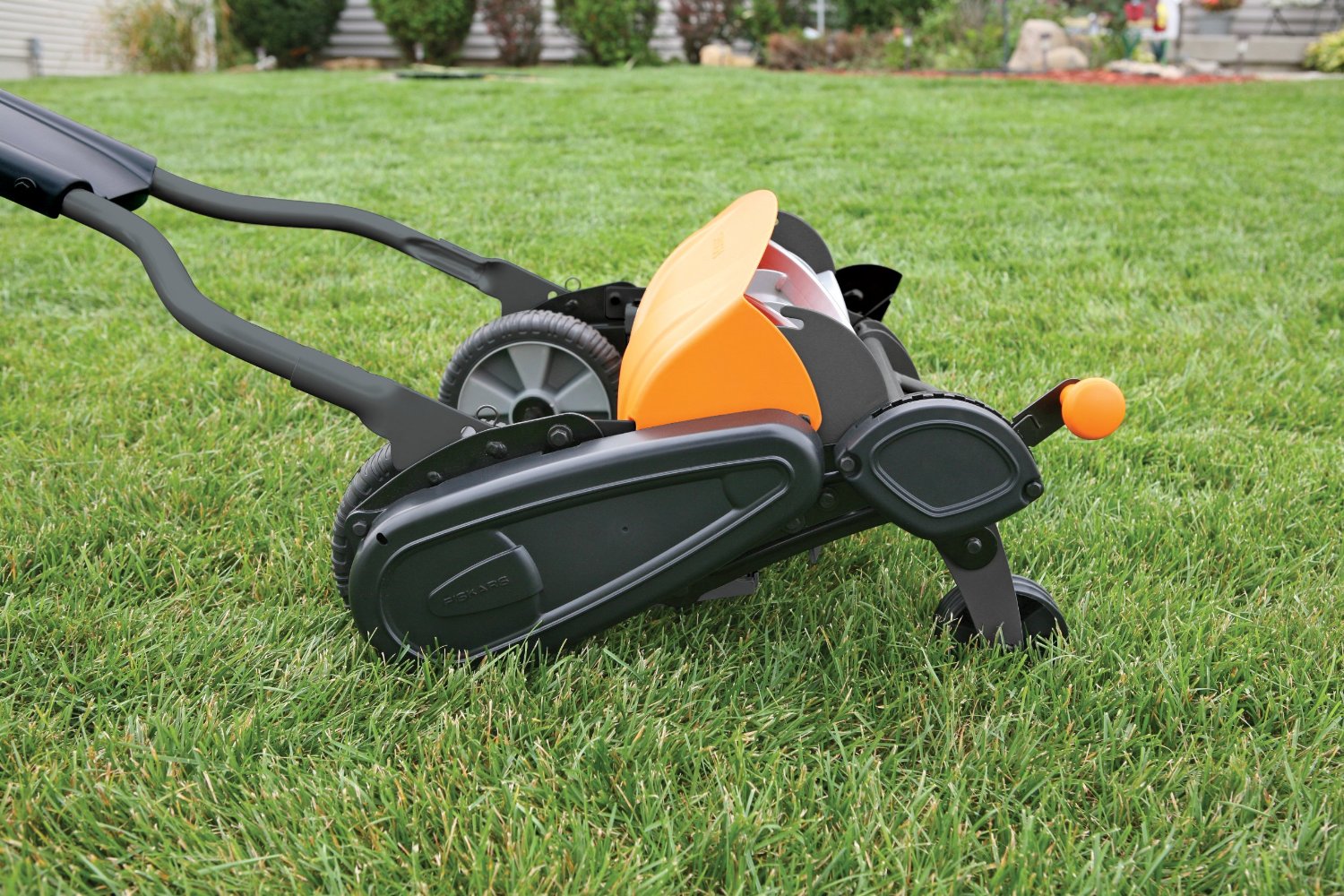 5-best-electric-lawn-mowers-no-annoying-mixtures-or-spilling-gas-to